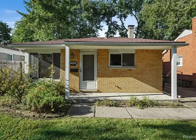 Property at 14210 Manhattan St, Oak Park, MI, 48237, 3 beds, 1.5 baths, [object Object]