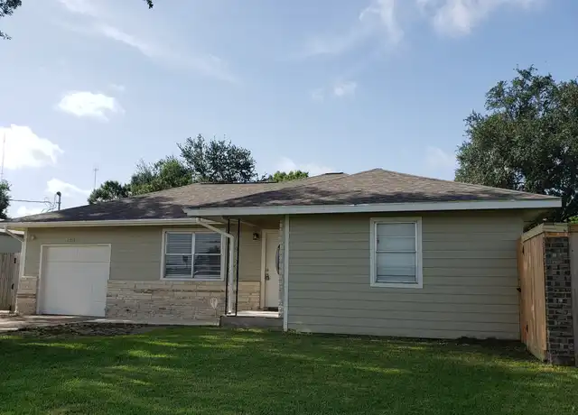 Property at 1711 Court Rd, Missouri City, TX, 77489, 3 beds, 1 bath, [object Object]