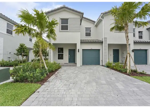 Property at 124 SW 184th Way, Pembroke Pines, FL, 33029, 4 beds, 2.5 baths, [object Object]