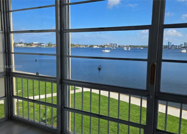 Property at 2920 Point East Dr Unit N309, Aventura, FL, 33160, 1 bed, 1 bath, [object Object]