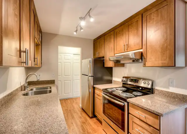 Property at 713 3rd Pl S Unit 10, Kirkland, WA, 98033, 1 bed, 1 bath, [object Object]