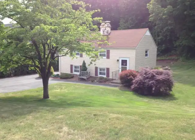 Property at 15 Earl Ave, Hamden, CT, 06514, 2 beds, 1 bath, [object Object]