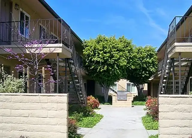 Photo of 1181 E Hollyvale St, Azusa, CA 91702