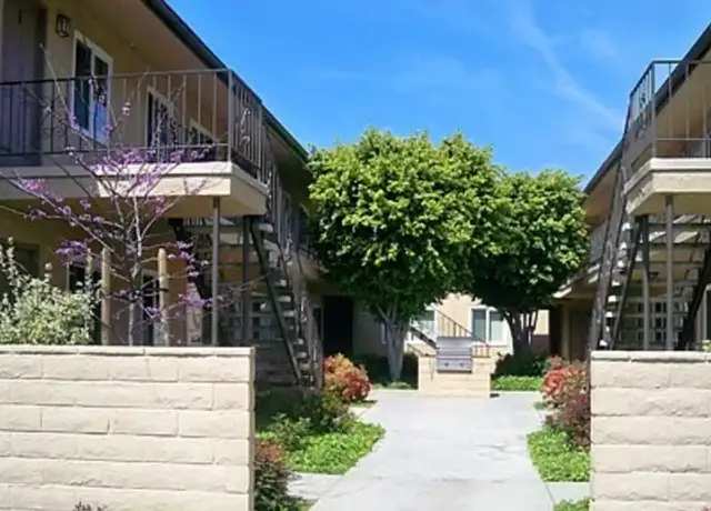 Photo of 1181 E Hollyvale St, Azusa, CA 91702