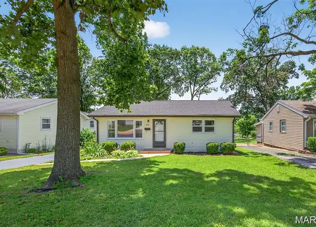 Property at 340 Hillcrest Blvd, Ballwin, MO, 63021, 3 beds, 1.5 baths, [object Object]