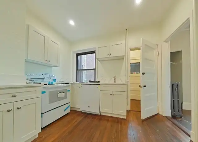 Property at 1855 Beacon St Unit 1, Brookline, MA, 02445, 3 beds, 1 bath, [object Object]