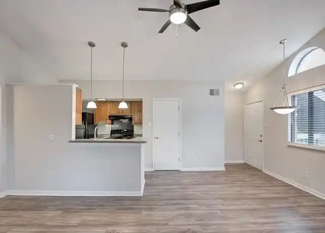 Property at Avery Point Apartments - 8525 Laurel Valley Dr, Indianapolis, IN, 46250, 1 bed, 1 bath, [object Object]