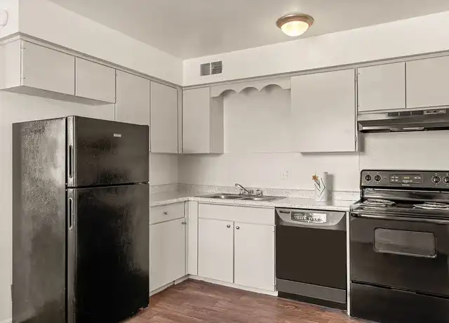 Property at The Crossings at Lakewood - 29 N Lakewood Ave, Tulsa, OK, 74115, 1 bed, 1 bath, [object Object]