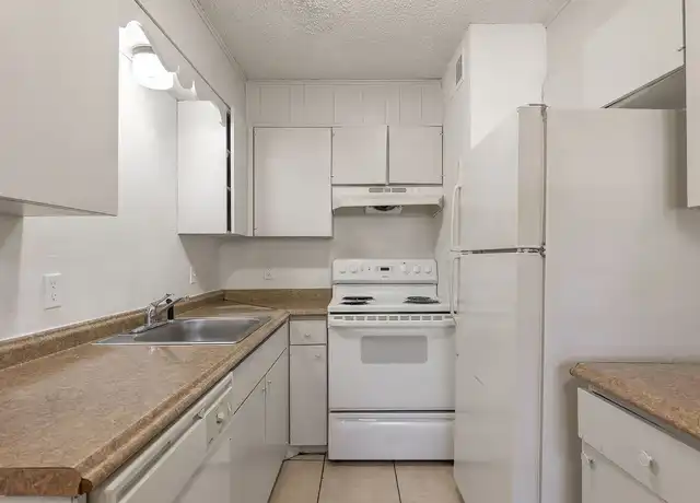 Property at Crossings at Lakewood - 29 N Lakewood Ave, Tulsa, OK, 74115, 1 bed, 1 bath, [object Object]