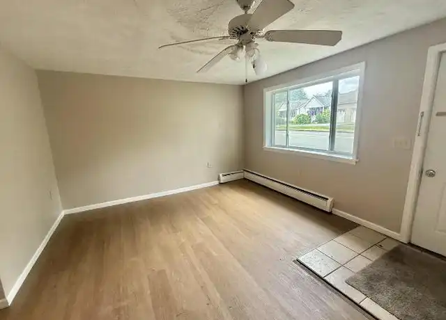 Property at 448 N Main St, Taylor, PA, 18517, 3 beds, 1 bath, [object Object]