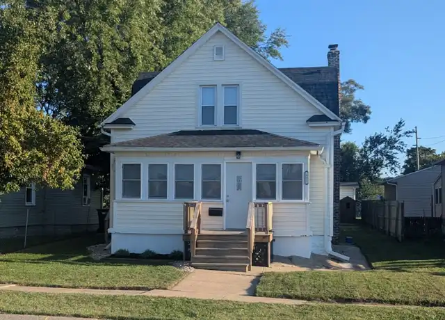 Property at 421 E 10th St, Mishawaka, IN, 46544, 3 beds, 1 bath, [object Object]