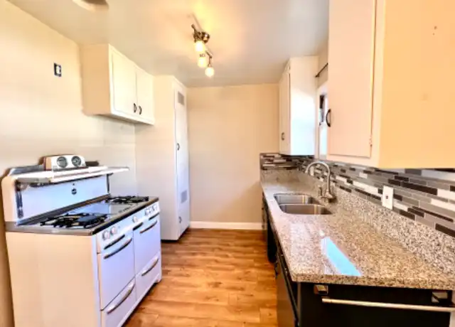 Property at 216 Avenue H Unit C, Redondo Beach, CA, 90277, 1 bed, 1 bath, [object Object]