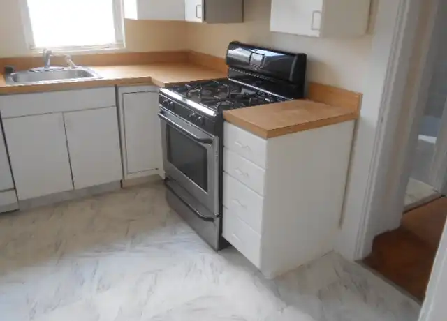 Property at 526 S 2nd Ave Unit 1st Floor, Highland Park, NJ, 08904, 2 beds, 2 baths, [object Object]