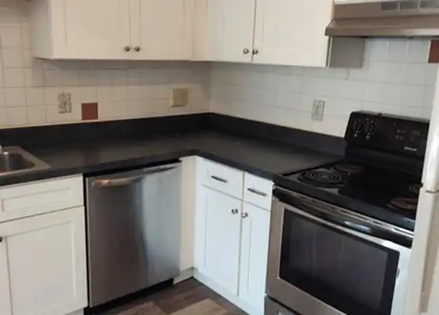 Property at 11 Hodges Ave, Quincy, MA, 02171, 2 beds, 1 bath, [object Object]