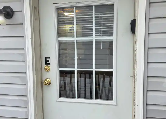 Property at 2 S Main St, Stewartstown, PA, 17363, 1 bed, 1 bath, [object Object]