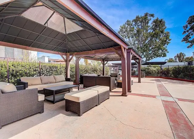 Photo of 950 E Del Amo Blvd, Carson, CA 90746