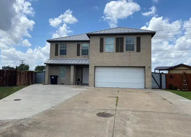 Property at 2025 W Washington St, Weslaco, TX, 78599, 5 beds, 3 baths, [object Object]
