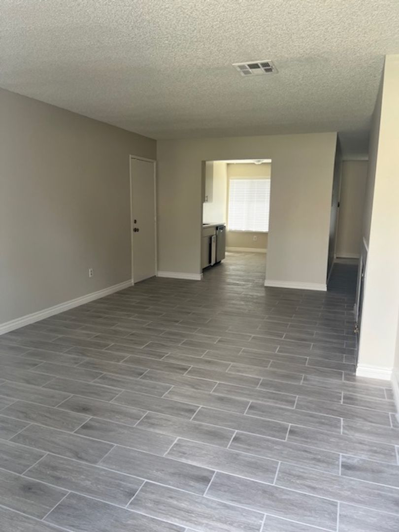 9401 Thistlewood Ct Unit 9401-B, Bakersfield, CA 93312 | Redfin