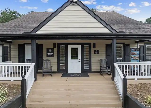 Property at Sienna Square - 1747 Capital Cir NE, Tallahassee, FL, 32308, 2-3 beds, 2 baths, [object Object]