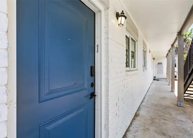 Property at 2002 27th St Unit 1, Galveston, TX, 77550, 2 beds, 1 bath, [object Object]