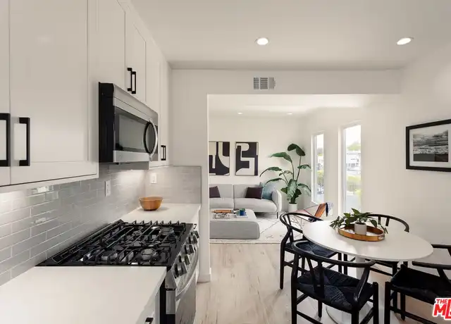 Property at 1319 S Saint Andrews Pl #01, Los Angeles, CA, 90019, 2 beds, 1 bath, [object Object]