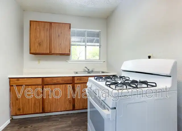 Property at 102 E Cheryl Dr Unit 9, San Antonio, TX, 78228, 1 bed, 1 bath, [object Object]