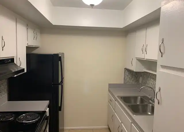 Property at Hemingway LLC - 1600 S Kanner Hwy, Stuart, FL, 34994, 1 bed, 1 bath, [object Object]