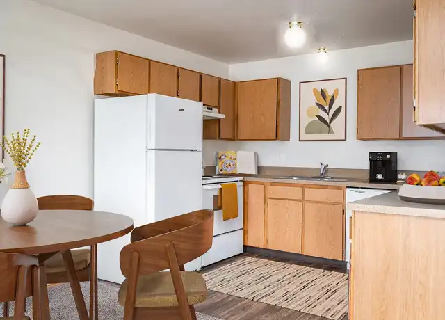Property at Villa Caprice - 3330 Pringle Rd SE, Salem, OR, 97302, 1 bed, 1.5 baths, Contact for Price