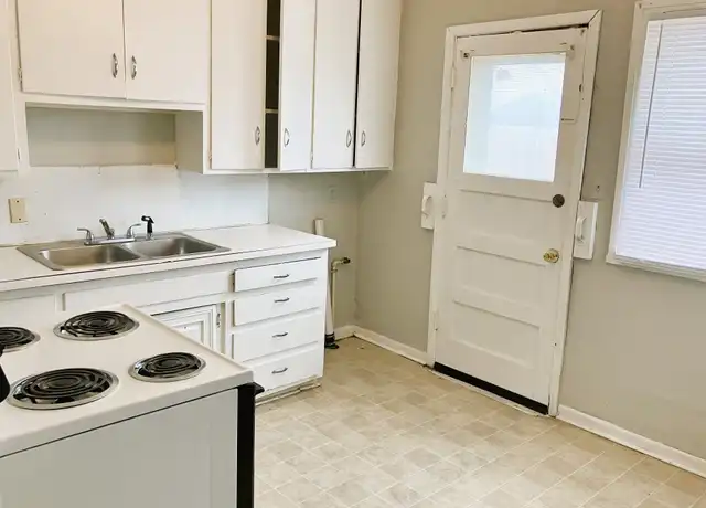 Property at 1206 N Lorraine Ave, Wichita, KS, 67214, 2 beds, 1 bath, [object Object]