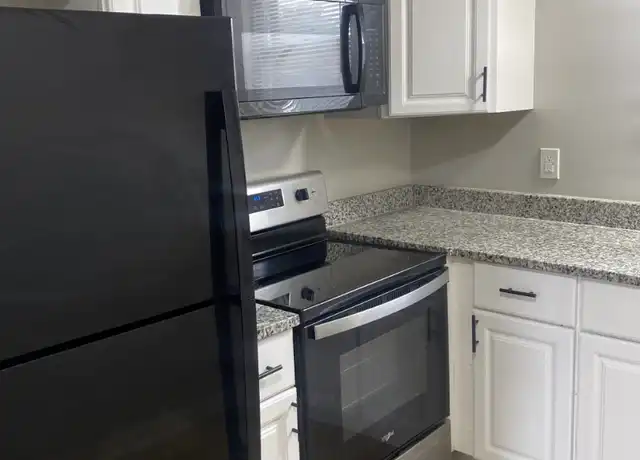 Property at 1414 E Columbus St Unit B, Columbus, OH, 43206, 2 beds, 1 bath, [object Object]
