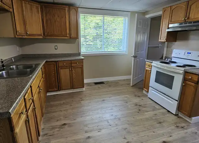 Property at 50 Charles St Unit 3, Bangor, ME, 04401, 3 beds, 1 bath, [object Object]