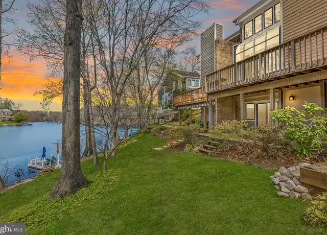 Property at 11030 Thrush Ridge Rd, Reston, VA, 20191, 3 beds, 3.5 baths, [object Object]