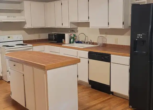 Property at 9317 Park Road 37 Unit 37, Lakehills, TX, 78063, 2 beds, 1 bath, [object Object]