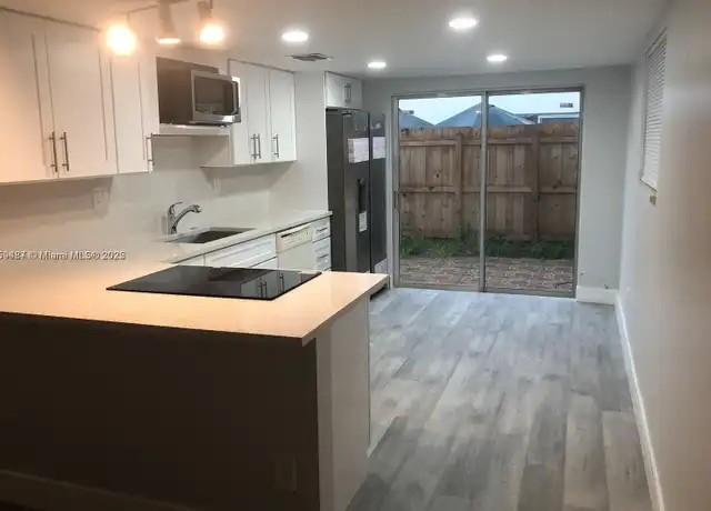 Property at 312 SW 1st St Unit E4, Pompano Beach, FL, 33060, 2 beds, 2 baths, [object Object]