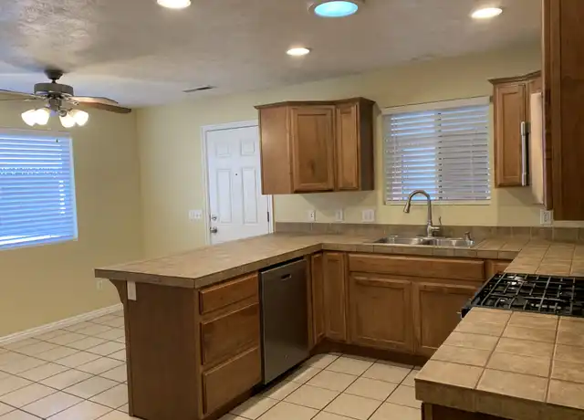 Property at 660 S 400 E #2, St. George, UT, 84770, 4 beds, 3 baths, [object Object]