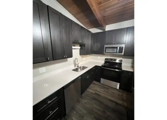 Property at 6095 S Sterne Pkwy, Littleton, CO, 80120, 2 beds, 1 bath, [object Object]