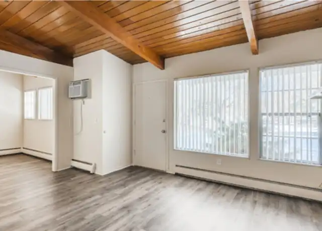 Property at 6095 S Sterne Pkwy, Littleton, CO, 80120, 2 beds, 1 bath, [object Object]