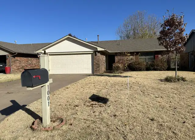 Property at 1001 Westchester Dr, Enid, OK, 73703, 3 beds, 1.5 baths, [object Object]