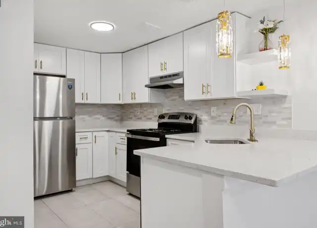 Property at 9287 Chadburn Pl, Montgomery Village, MD, 20886, 4 beds, 2.5 baths, [object Object]