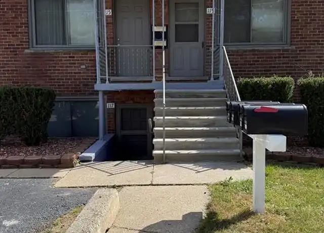 Property at 117 W 13 Mile Rd, Royal Oak, MI, 48073, 1 bed, 1 bath, [object Object]