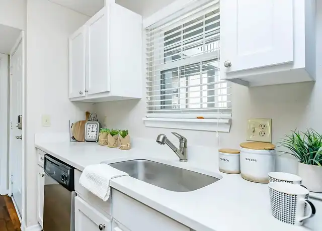 Property at South Wind Apartment Homes - 549 Southwinds Dr, Franklin, TN, 37064, 1-2 bed, 1-2 bath, [object Object]