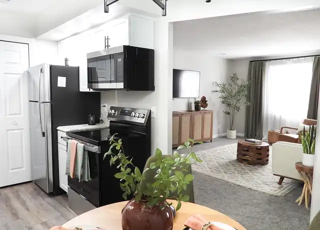 Property at Lake View Shores - 2013 Key St, Maumee, OH, 43537, 1-2 bed, 1 bath, [object Object]