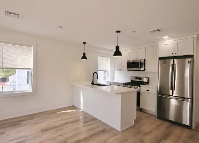 Property at 14 Vinton St Unit 2B, Providence, RI, 02909, 2 beds, 2 baths, [object Object]