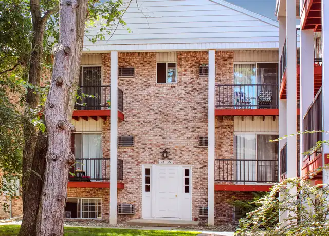 Property at Oak Hill Apartments - 2423 S Holland Sylvania Rd, Maumee, OH, 43537, 1 bed, 1 bath, [object Object]