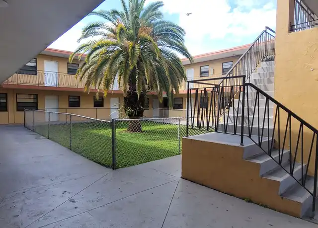 Property at 34 E 21st St Unit 34-9, Hialeah, FL, 33010, 1 bed, 1 bath, [object Object]