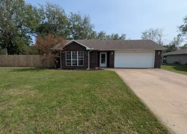 Property at 104 Greenwood, Siloam Springs, AR, 72761, 3 beds, 2 baths, [object Object]