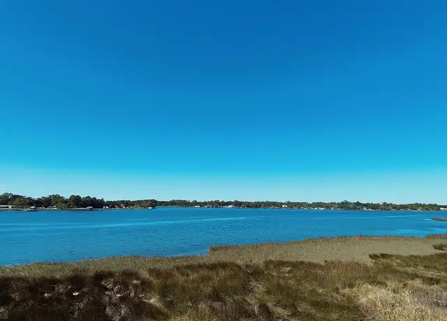 Photo of 1000 Island Point Dr, Jacksonville, FL 32218