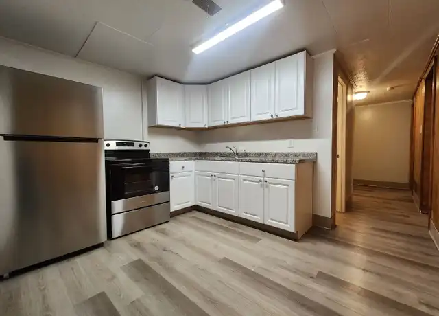 Property at 3012 1/2 N Arcadia St Unit 3012 1/2, Colorado Springs, CO, 80907, 2 beds, 1 bath, [object Object]