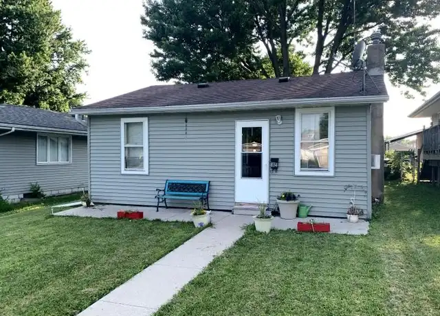 Property at 1014 1st Ave, Muscatine, IA, 52761, 1 bed, 1 bath, [object Object]