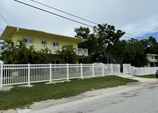 Property at 176 Lorelane Pl, Key Largo, FL, 33037, 5 beds, 2 baths, [object Object]